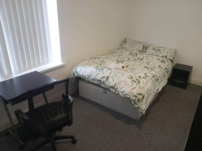 Ensuite double-bed (R4) close to Burnley city centre